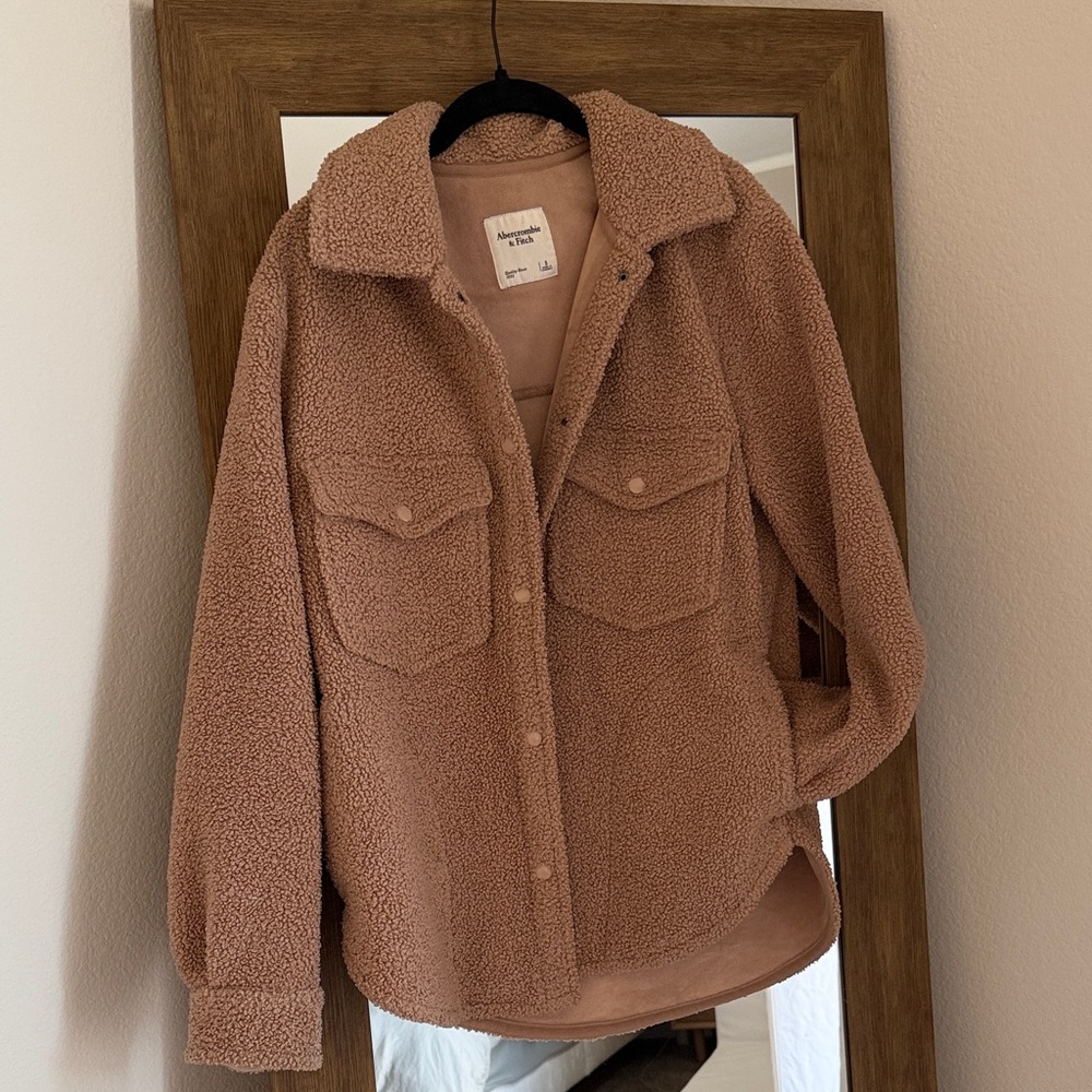 Abercrombie & Fitch Women's Teddy Jacket in Tan